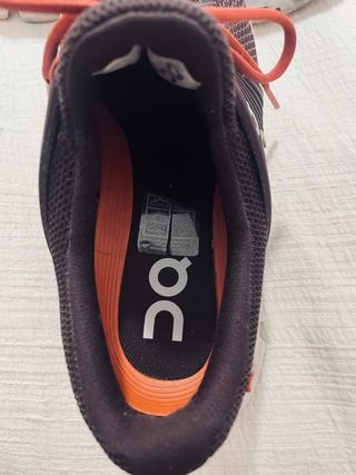 Zapatillas On Cloud Mujer 38.5 Burdeos/guinda