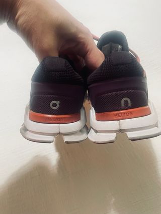 Zapatillas On Cloud Mujer 38.5 Burdeos/guinda