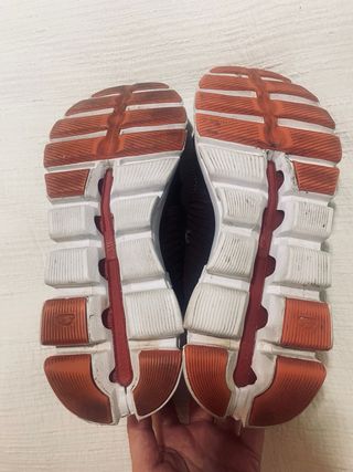 Zapatillas On Cloud Mujer 38.5 Burdeos/guinda