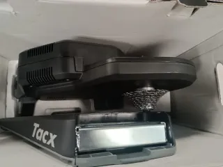 Rodillo Tacx Flux S Smart casi nuevo