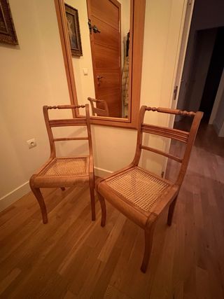 Sillas de madera y ratán restauradas
