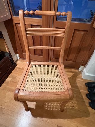 Sillas de madera y ratán restauradas