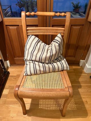 Sillas de madera y ratán restauradas