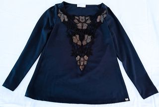 Camicetta blu con pizzo