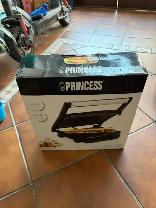 Sandwichera Princess 2000W Grill