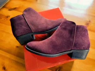 Botines de ante granate talla 38