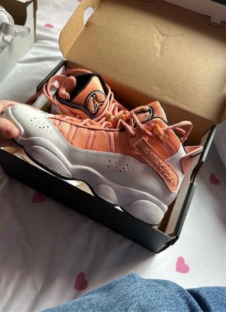 Jordan 6 Rings Rosa y Blanco