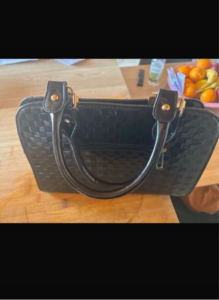 Borsa nera effetto coccodrillo