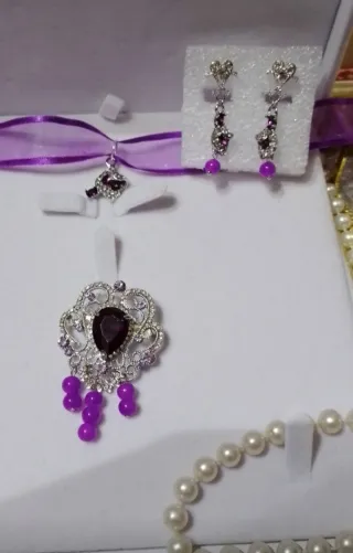 Aderezo huertana niña morado y plateado