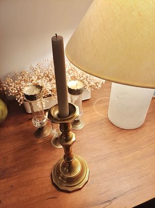 Candelabro antiguo de metal dorado