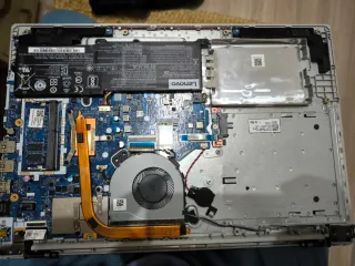 Lenovo IdeaPad 330-15IKB Plata