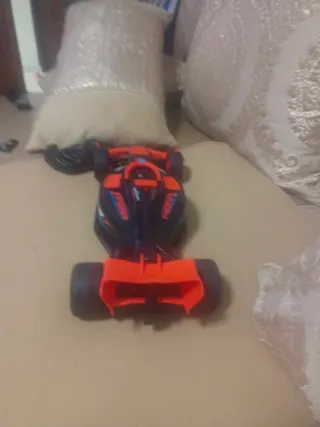 Coche de carreras de juguete con mando