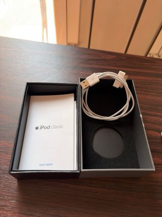 Apple iPod classic 6th gen 128gb