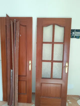 Puertas de paso sapeli con marcos y tapajuntas