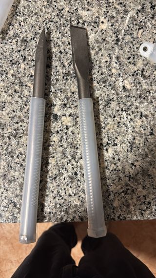 Martillo Eléctrico 1300W, incluye dos cinceles.