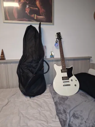Chitarra Elettrica Yamaha RSE20 Revstar