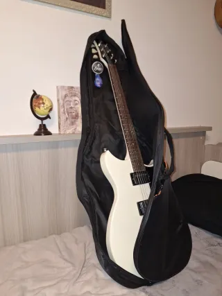Chitarra Elettrica Yamaha RSE20 Revstar