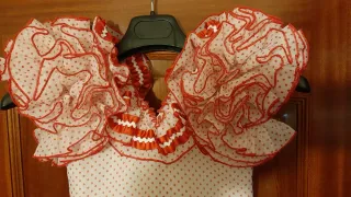 Vestido Gitana Niña y sombrero rojo.