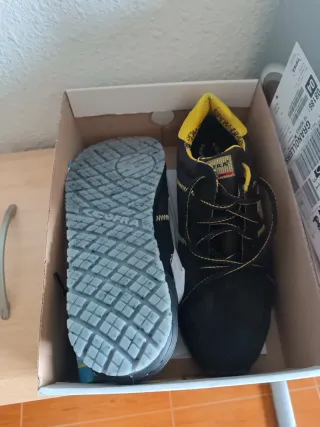 Zapatos de seguridad Cofra talla 44