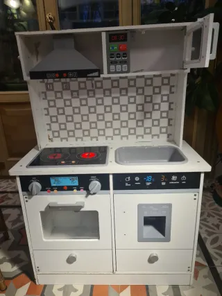 Cocinita de madera infantil