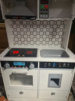 Cocinita de madera infantil