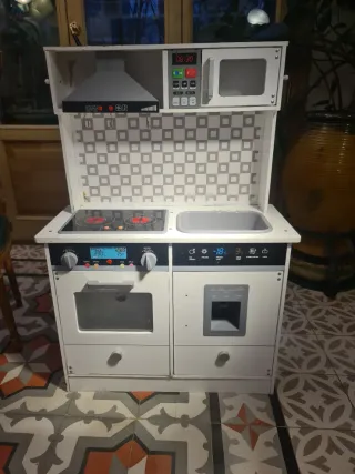 Cocinita de madera infantil