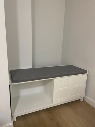 Baúl blanco con 2 puertas