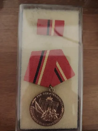 Medalla RDA Für hervorragende