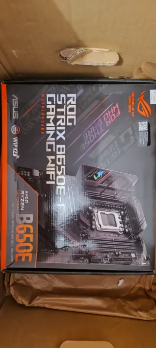 Placa Base ASUS ROG STRIX B650E-F WIFI