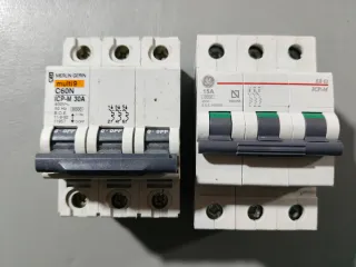 LOTE INTERRUPTORES AUTOMATICOS MAGNETOTERMICOS