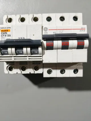 LOTE INTERRUPTORES AUTOMATICOS MAGNETOTERMICOS