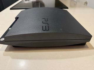 Playstation 3 Slim CECH-2004A Negra con mando