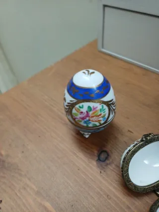 Lotto 3 uova porcellana decorate misure13 uovo gra