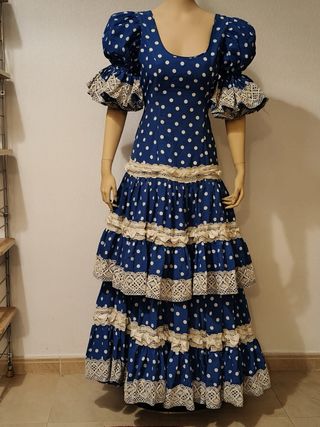 Traje de flamenca azul con lunares blancos