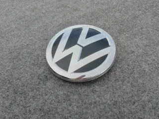 Emblema frontal front assist golf 7 2018