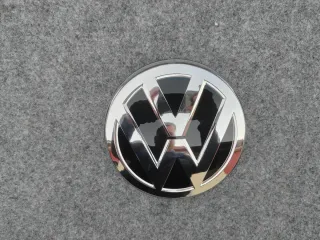 Emblema frontal front assist golf 7 2018