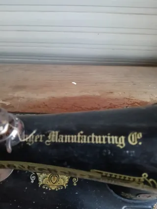 Máquina de coser Singer antigua