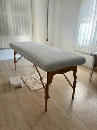 Camilla plegable con reposabrazos y maleta