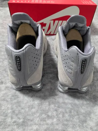 Nike Shox R4