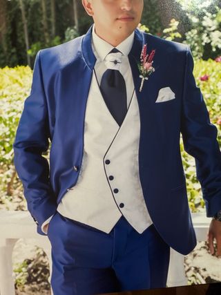 Traje de Novio Azul