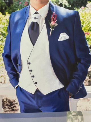 Traje de Novio Azul
