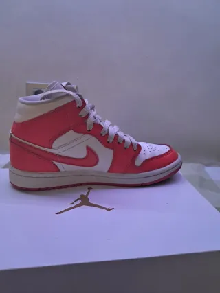 Nike Air Jordan 1 Rojas y Blancas