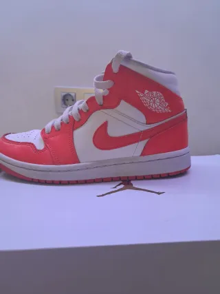 Nike Air Jordan 1 Rojas y Blancas
