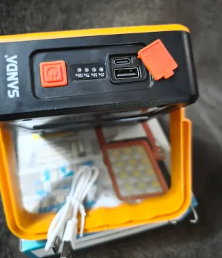 LÁMPARA MULTIUSO RECARGABLE USB Y SOLAR