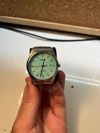 Reloj Casio Esfera Turquesa y Correa Plateada