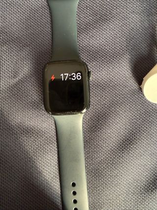 Apple Watch Series 2 azul con cargador