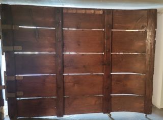 Trillo antiguo grande en buen estado