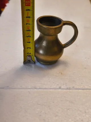 Jarra miniatura de bronce