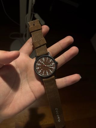 Reloj estilo militar marrón y negro