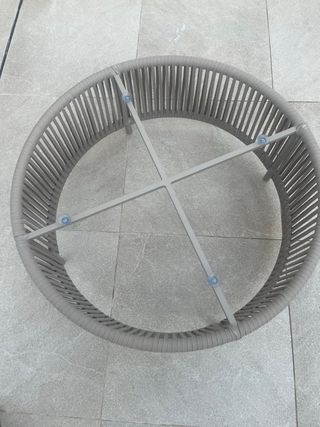 Mesa de jardín redonda gris